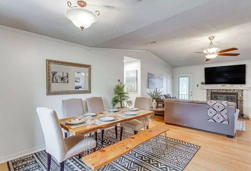 Milton Waterfront Home W/ Dock & Outdoor Kitchen!