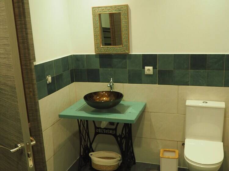 Molucano Themed Rooms