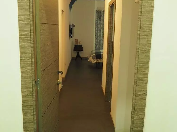 Molucano Themed Rooms