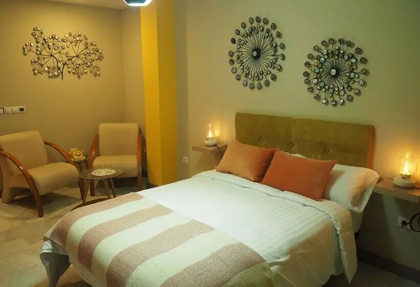 Molucano Themed Rooms