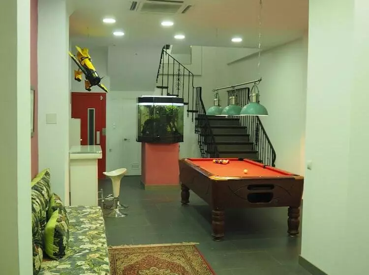 Molucano Themed Rooms