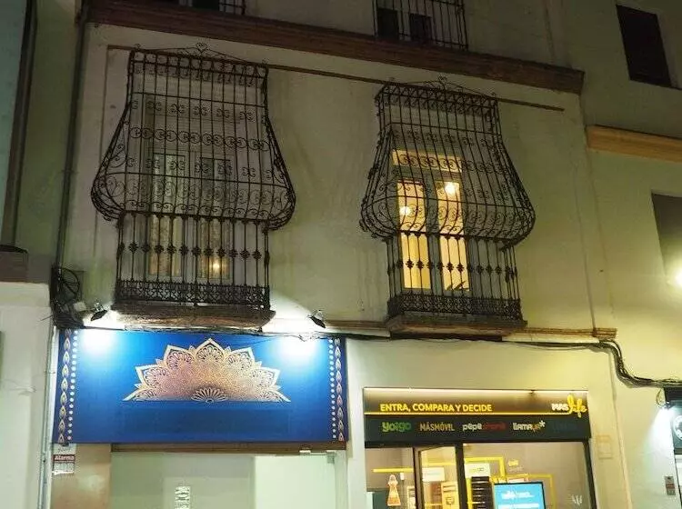 Molucano Themed Rooms