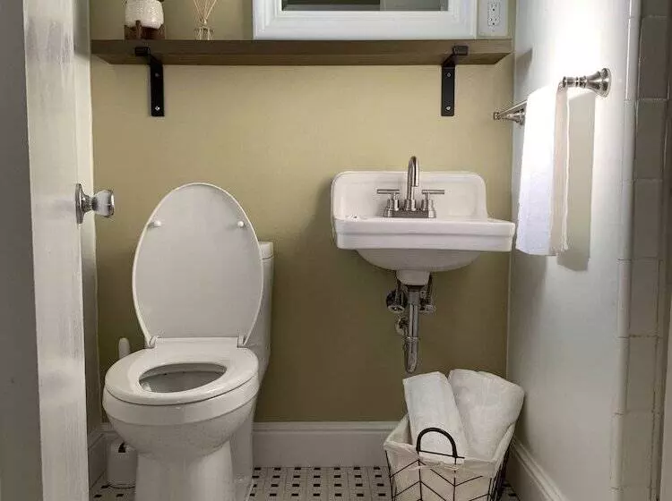 Motelli Bonsai   A Modern Motor Court