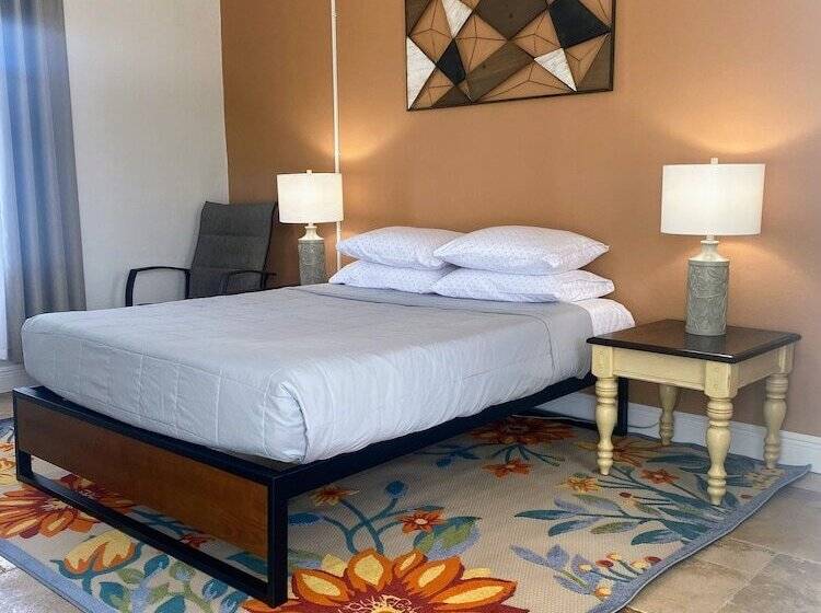 モーテル Bonsai   A Modern Motor Court