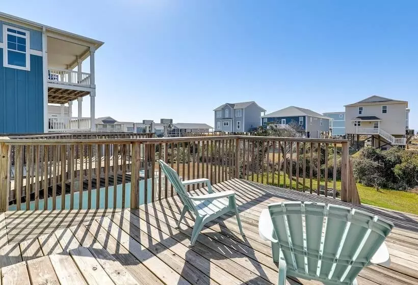Oak Island Home W/ Covered Patio: Steps To Beach!