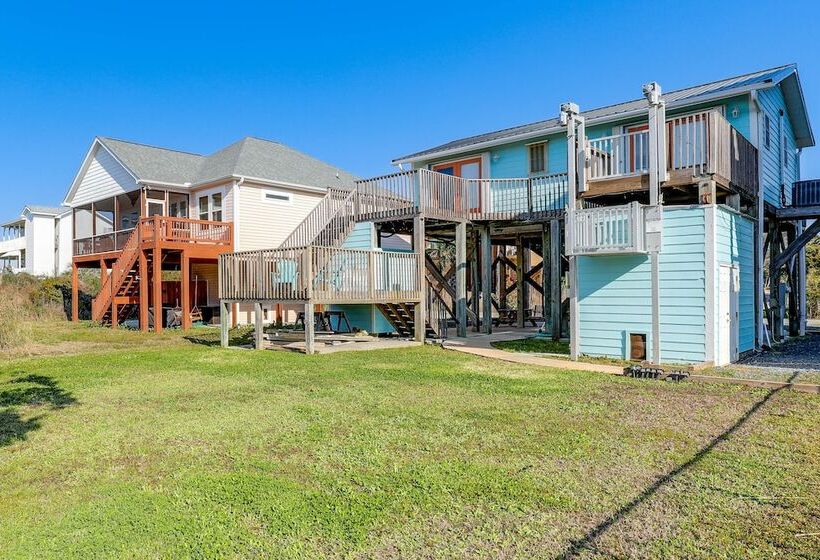 Oak Island Home W/ Covered Patio: Steps To Beach!