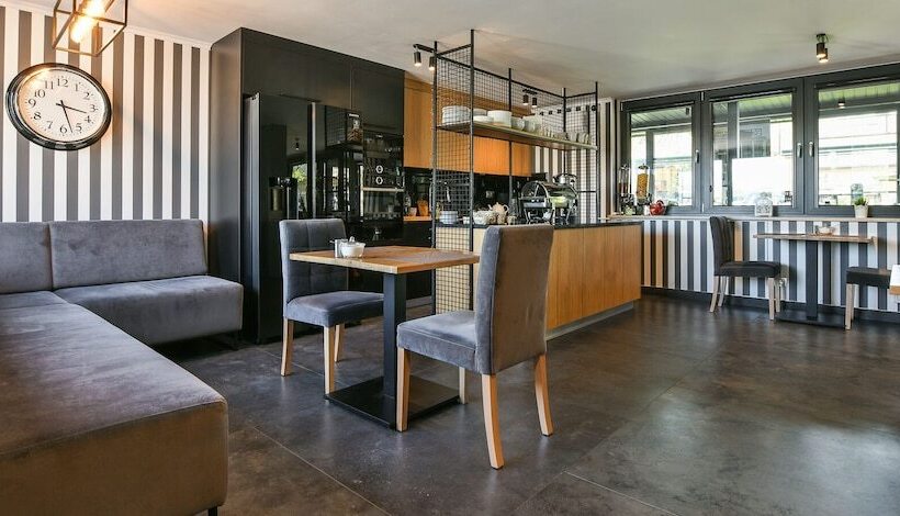 펜션 Willa Marcel Park