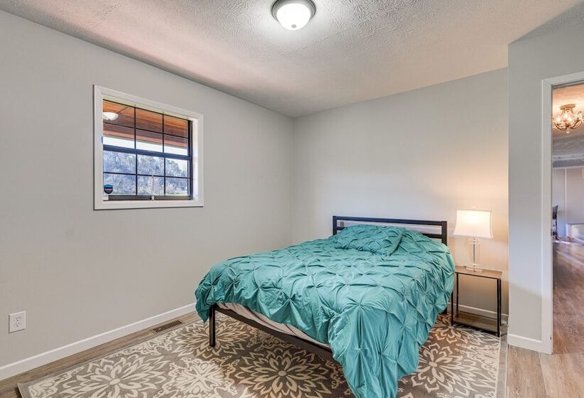 Pet Friendly Countryside Haven Near Cherokee Lake!