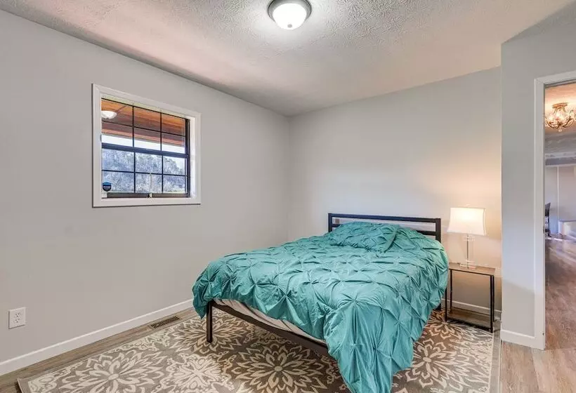 Pet Friendly Countryside Haven Near Cherokee Lake!