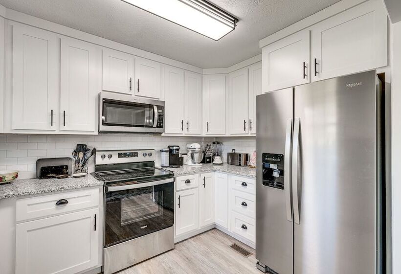 Pet Friendly Countryside Haven Near Cherokee Lake!