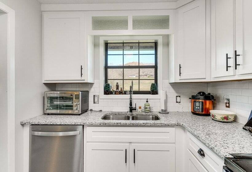 Pet Friendly Countryside Haven Near Cherokee Lake!