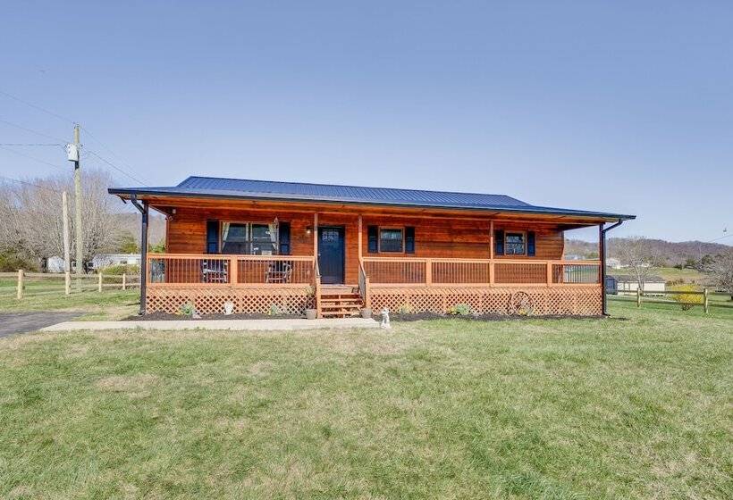Pet Friendly Countryside Haven Near Cherokee Lake!