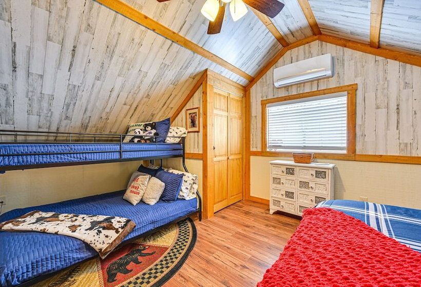 Pet Friendly Munds Park Cabin Near Hiking Trails!