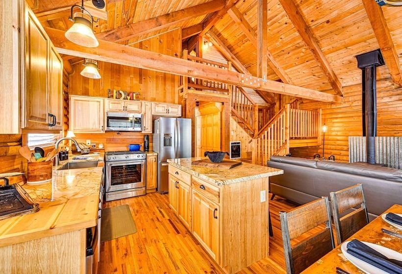Pet Friendly Munds Park Cabin Near Hiking Trails!