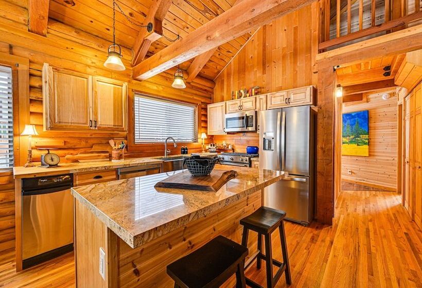Pet Friendly Munds Park Cabin Near Hiking Trails!