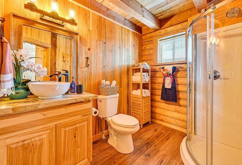 Pet Friendly Munds Park Cabin Near Hiking Trails!