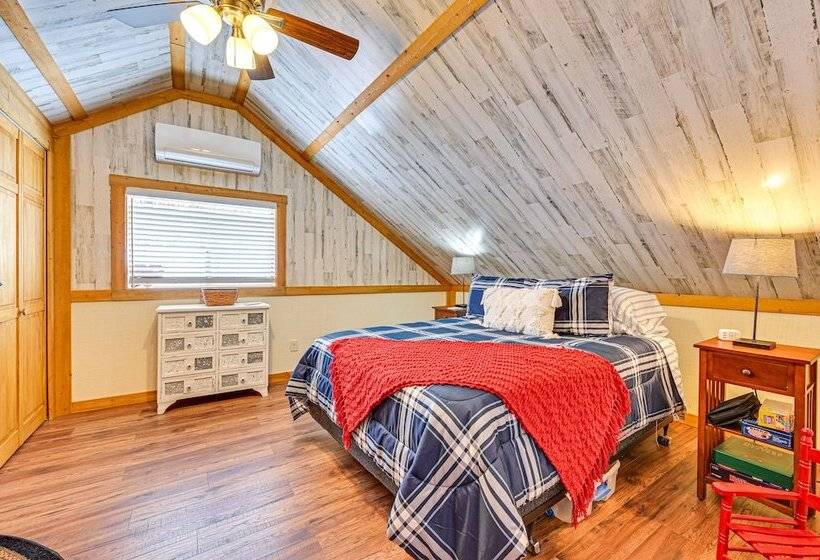 Pet Friendly Munds Park Cabin Near Hiking Trails!