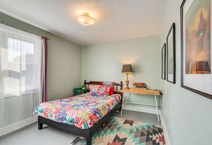 Pet Friendly Pittsburgh Home: 3 Mi To Downtown!