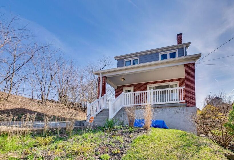 Pet Friendly Pittsburgh Home: 3 Mi To Downtown!
