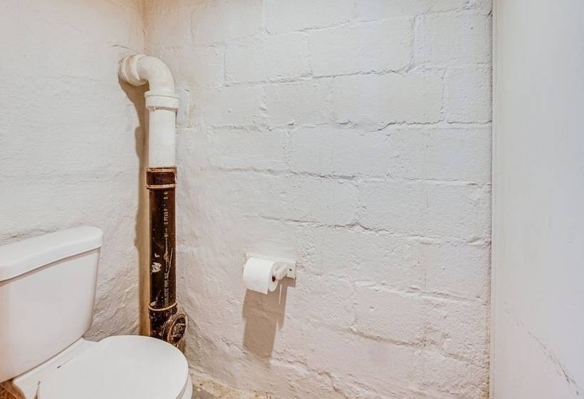 Pet Friendly Pittsburgh Home: 3 Mi To Downtown!