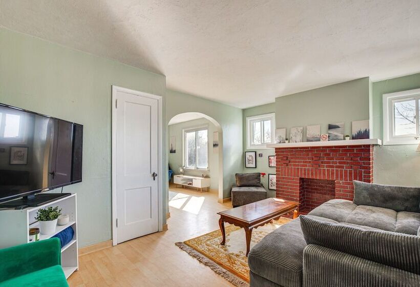 Pet Friendly Pittsburgh Home: 3 Mi To Downtown!