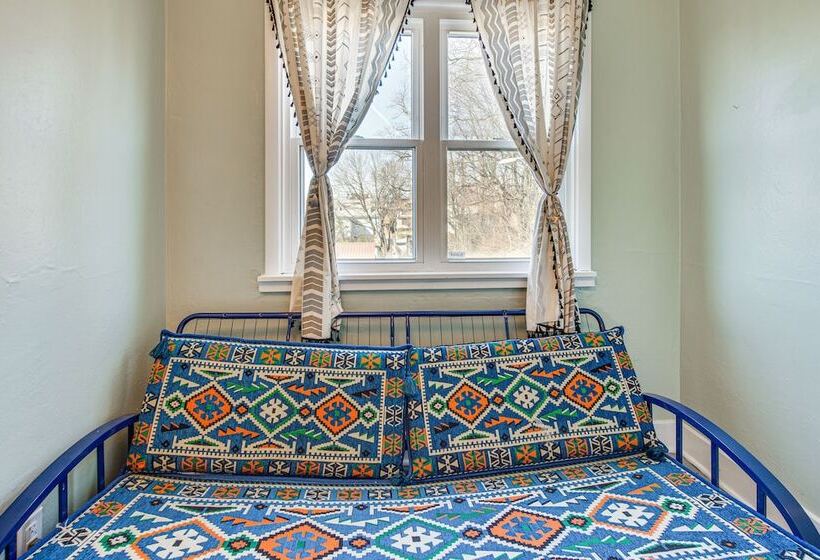 Pet Friendly Pittsburgh Home: 3 Mi To Downtown!