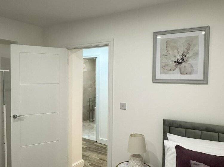 إقامة House In Croydon Welcomes You To Comfort And Style