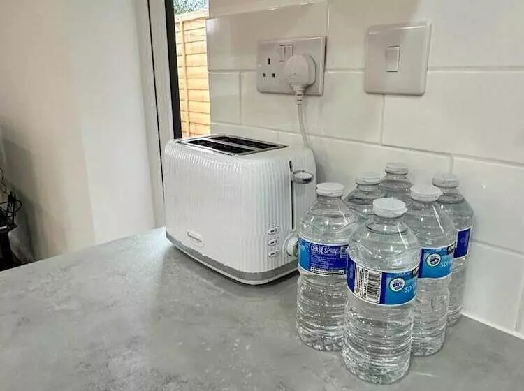 レジデンス House In Croydon Welcomes You To Comfort And Style