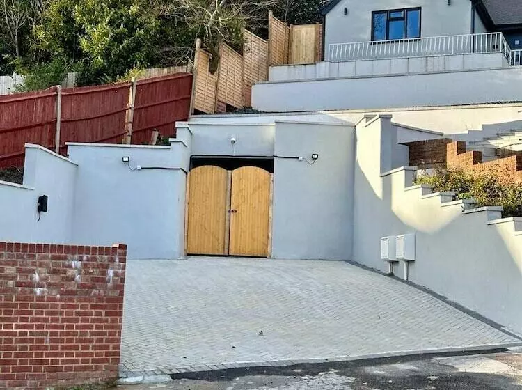 レジデンス House In Croydon Welcomes You To Comfort And Style