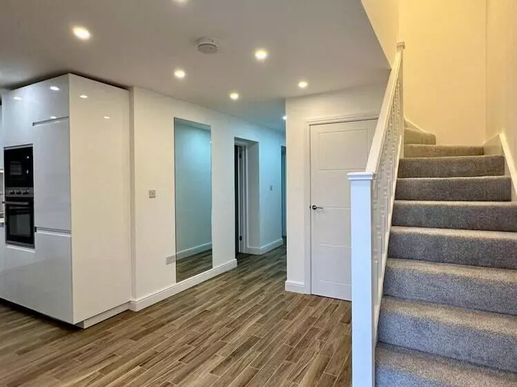 レジデンス House In Croydon Welcomes You To Comfort And Style