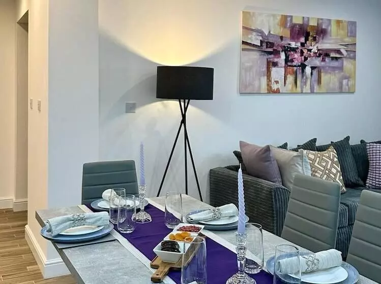 レジデンス House In Croydon Welcomes You To Comfort And Style