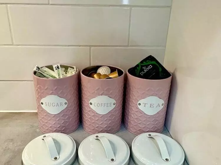レジデンス House In Croydon Welcomes You To Comfort And Style
