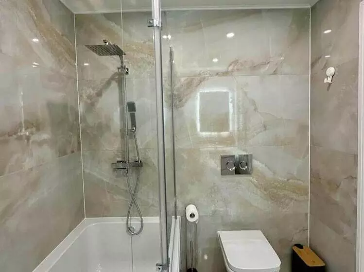 レジデンス House In Croydon Welcomes You To Comfort And Style