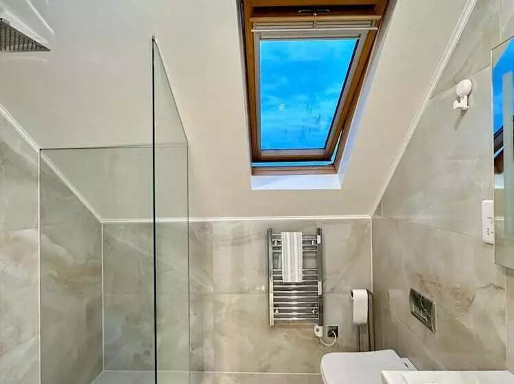 レジデンス House In Croydon Welcomes You To Comfort And Style