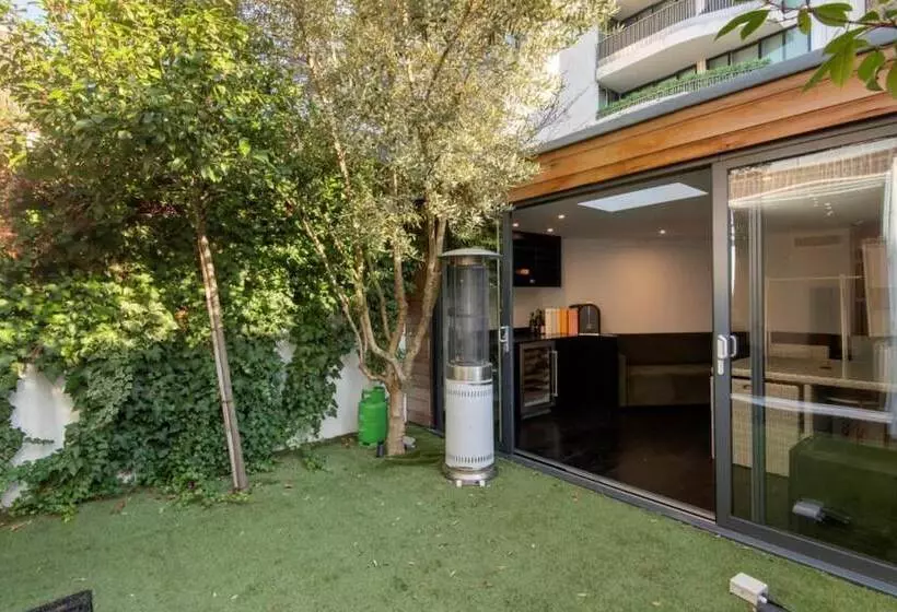 Residenssi Stunning 5 Bed House In London