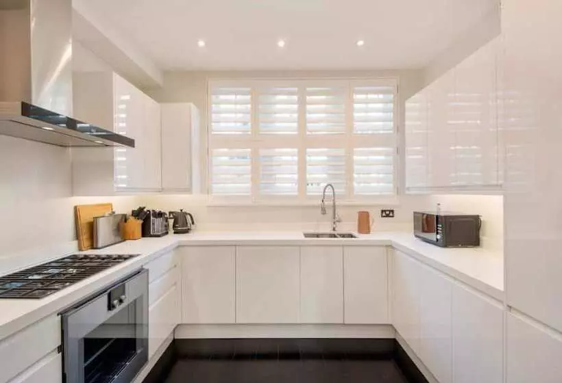 Residenssi Stunning 5 Bed House In London