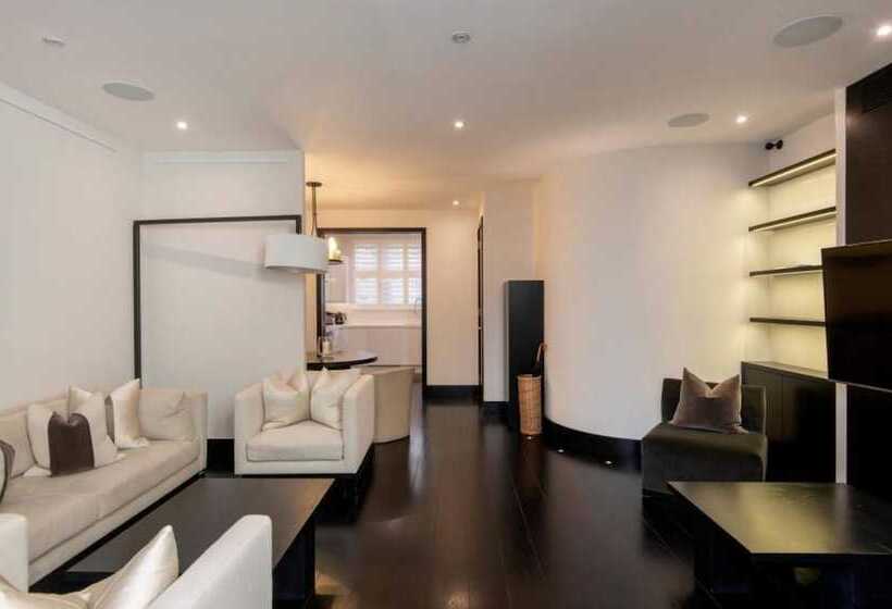 اقامتگاه Stunning 5 Bed House In London