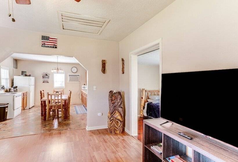 Serene Guion Cabin < 1 Mi To The White River!