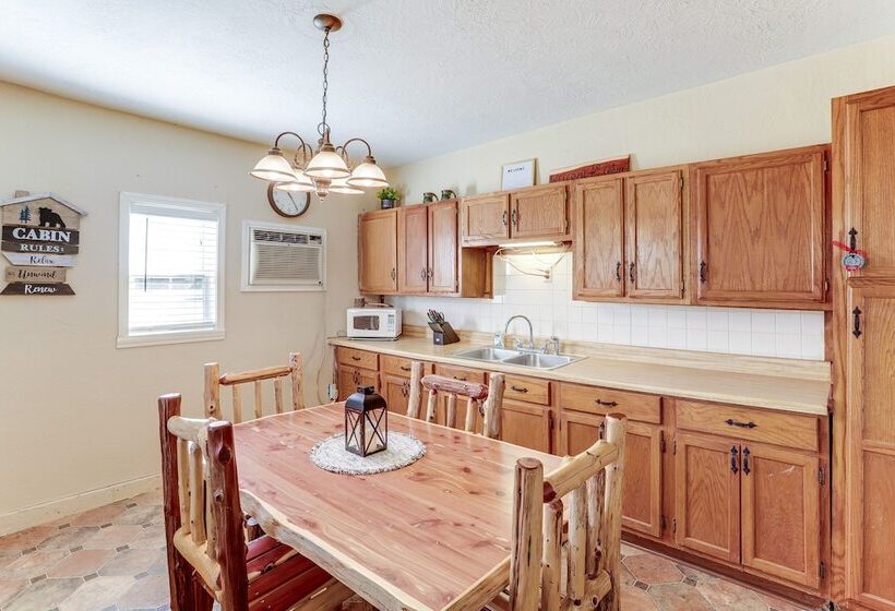 Serene Guion Cabin < 1 Mi To The White River!