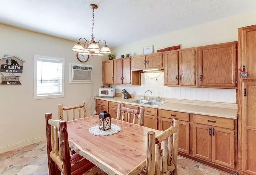 Serene Guion Cabin < 1 Mi To The White River!