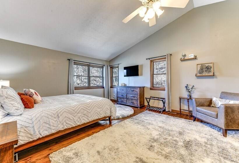 Spacious Maggie Valley Cabin W/ Waterfall On Site!