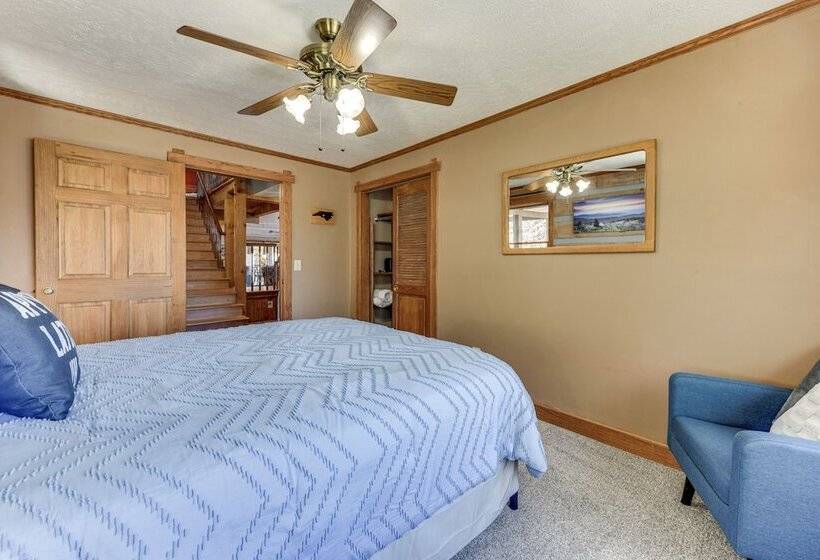 Spacious Maggie Valley Cabin W/ Waterfall On Site!