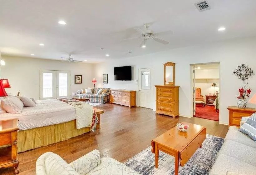 Waterfront Hot Springs Home W/ Boat Slip!