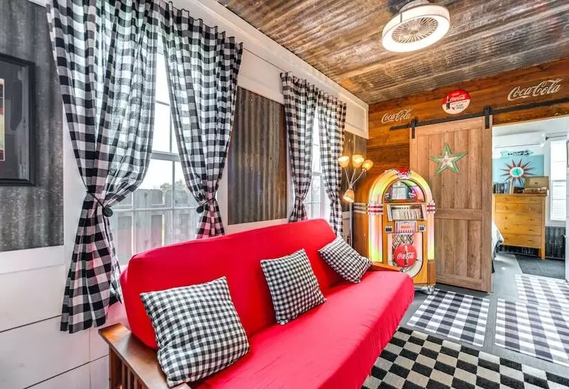 Fifties Diner Style Llano Home W/ Shared Fire Pit