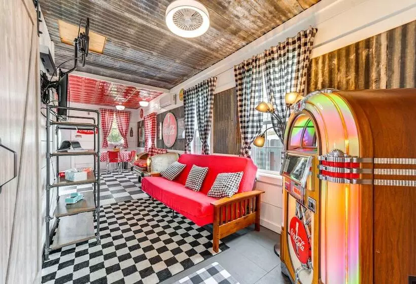 Fifties Diner Style Llano Home W/ Shared Fire Pit