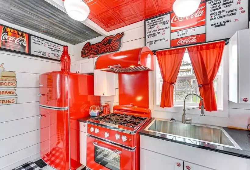 Fifties Diner Style Llano Home W/ Shared Fire Pit