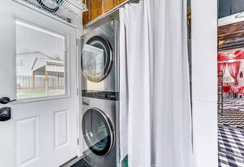 Fifties Diner Style Llano Home W/ Shared Fire Pit