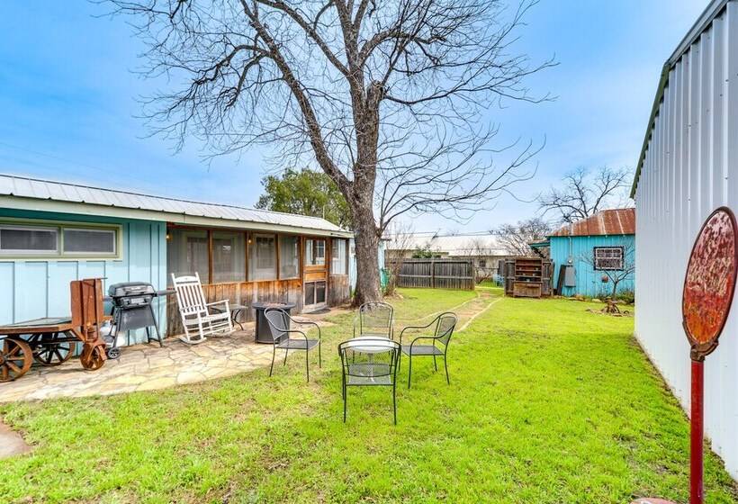 Fifties Diner Style Llano Home W/ Shared Fire Pit