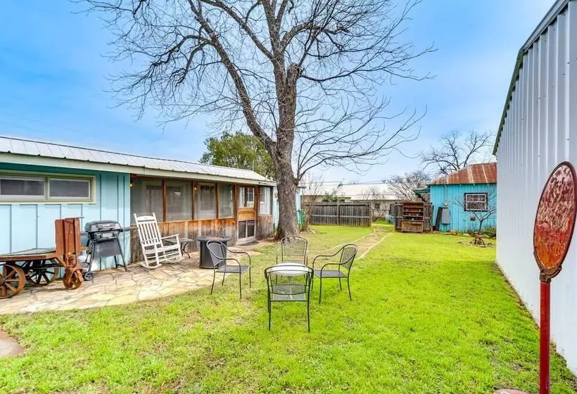 Fifties Diner Style Llano Home W/ Shared Fire Pit