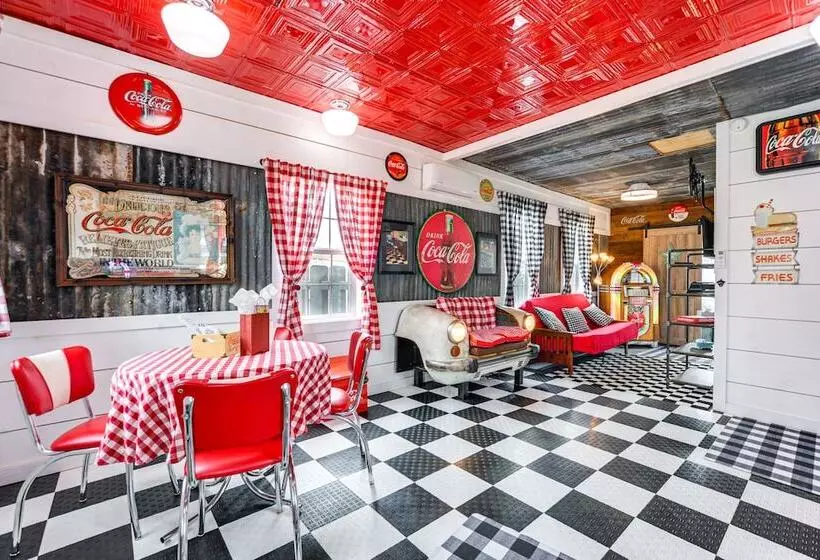 Fifties Diner Style Llano Home W/ Shared Fire Pit